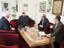 Bischof Zsifkovics, Kardinal Puljić, Pater Božidar und Pressesprecher Dr. Orieschnig bei der Planung der Besuchs der Österreichischen Bischofskonferenz in Bosnien 2018